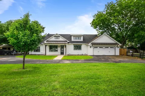 4519 Blue Heron Ct, Granbury, TX 76049