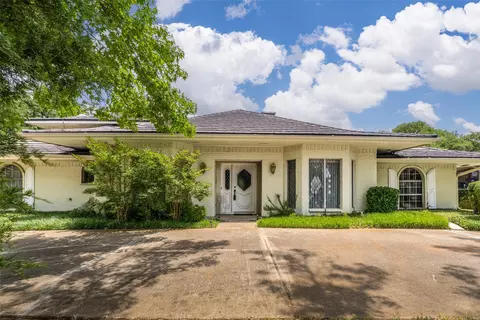 1905 Rockcliff Ct, Arlington, TX 76012