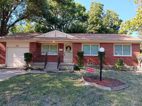 12249 High Pointe Cir, Dallas, TX 75243