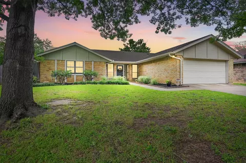 5308 Firewood Dr, Arlington, TX 76016