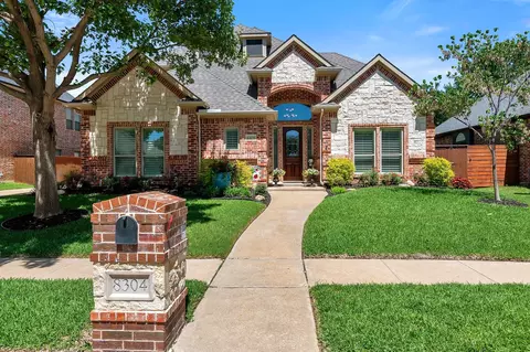 8304 Spence Dr, North Richland Hills, TX 76182