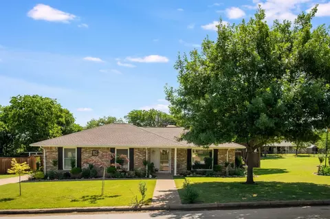 408 Westview Ter, Midlothian, TX 76065