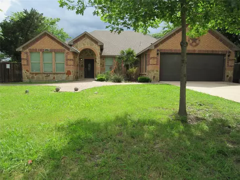 2817 Henry Rd, Lancaster, TX 75134