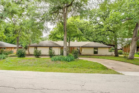 2317 Vega St, Grand Prairie, TX 75050