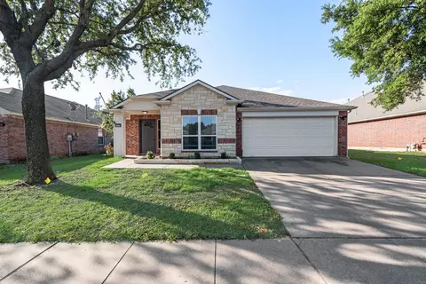 2775 Sweetbriar Ln, Grand Prairie, TX 75052