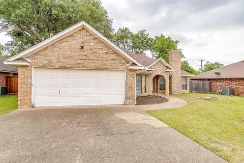 3941 Devonaire Dr, Aledo, TX 76008