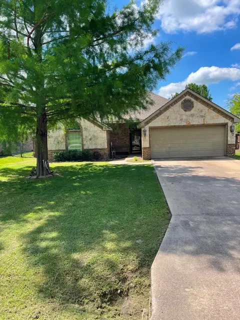 305 W Trunk St, Crandall, TX 75114