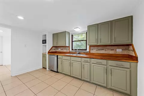 Kitchen - 306 N Bordon St, Lorena, TX 76655 photo 2 of 4
