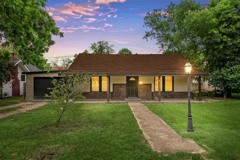 306 N Bordon St, Lorena, TX 76655