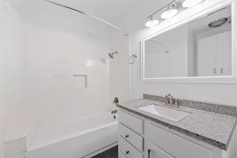 Bath - 306 N Bordon St, Lorena, TX 76655 photo 1 of 1