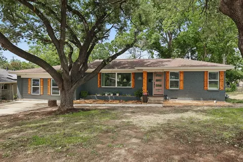 810 Turner Blvd, Grand Prairie, TX 75050