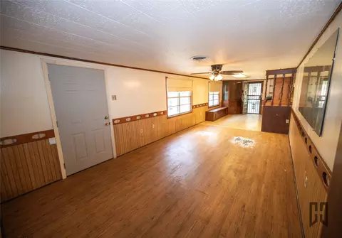 Living - 440 Pine St, Minden, LA 71055 photo 3 of 3