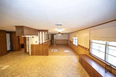 Living - 440 Pine St, Minden, LA 71055 photo 2 of 3