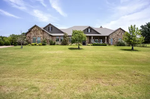 1450 Stone Trail Ln, Cross Roads, TX 76227