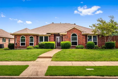 6706 Trumpet Dr, Rowlett, TX 75089