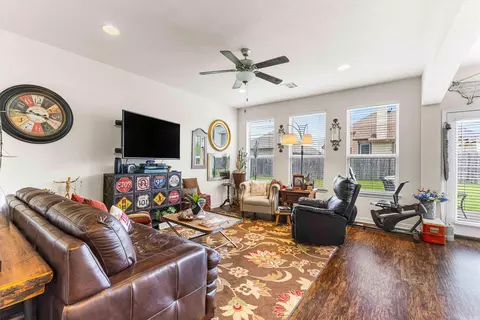 Living - 10805 Aurora Dr, Waco, TX 76708 photo 1 of 3