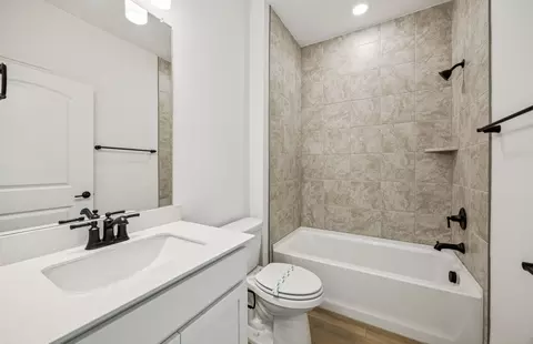 Bath - 1233 Nicklaus Ave, Celina, TX 75009 photo 3 of 3