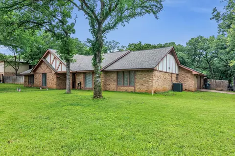 4701 Basswood Ct, Arlington, TX 76016