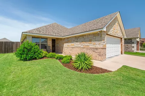 3304 Main St, Granbury, TX 76049