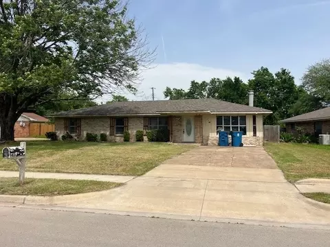 1401 Main St, Kaufman, TX 75142