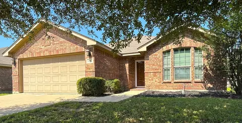 236 Spring Hollow Dr, Saginaw, TX 76131