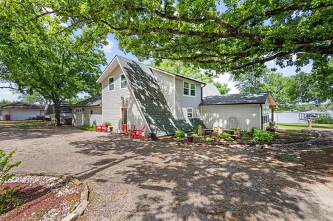 2001 Beavers Pt, Bonham, TX 75418