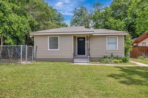 1200 Greenbrier Dr, River Oaks, TX 76114