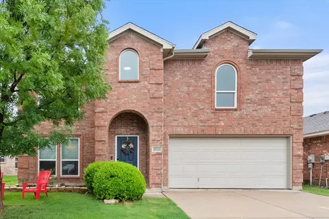 10528 Turning Leaf Trl, Fort Worth, TX 76131