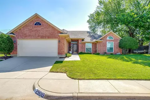 2900 Miles Way, Bedford, TX 76021