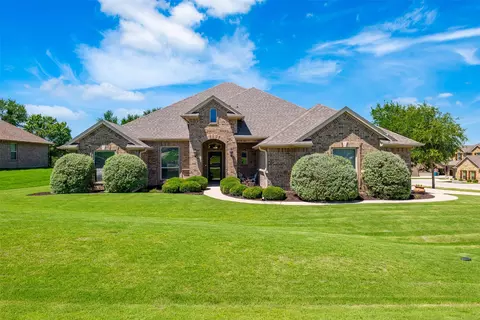 217 Golden Arrow Dr, Weatherford, TX 76087