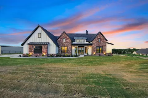 500 Longhorn Dr, Springtown, TX 76082