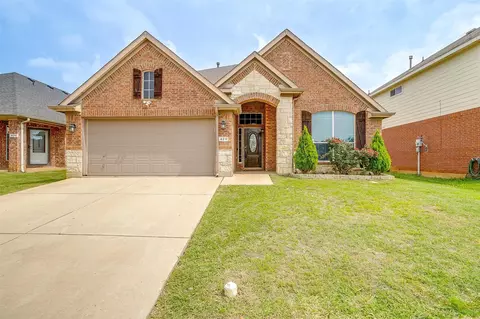 420 Fairbrook Ln, Fort Worth, TX 76140