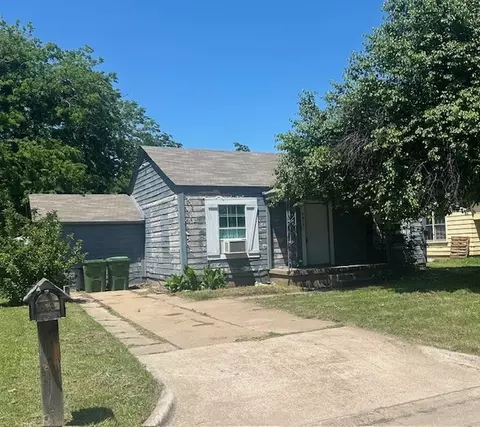 1011 SE 18th St, Mineral Wells, TX 76067