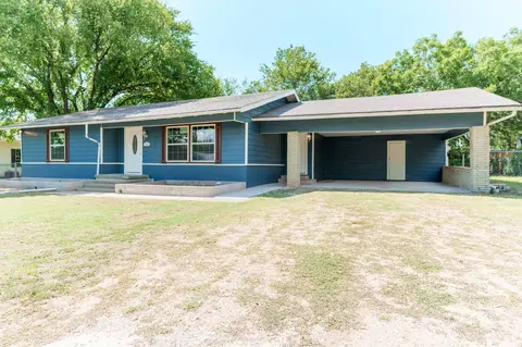 103 N 6th St E, Dawson, TX 76639