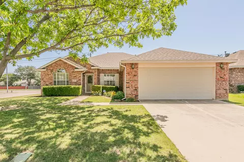 8301 Clearbrook Dr, Fort Worth, TX 76123