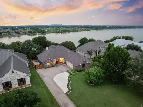 2505 Alta Vista Ct, Granbury, TX 76049