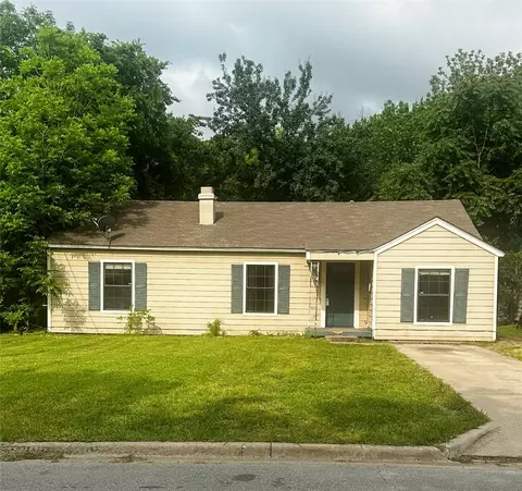 1706 N Ricketts St, Sherman, TX 75092
