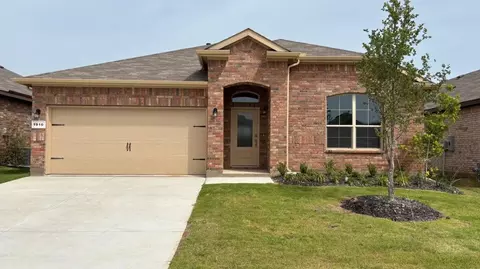 1910 Jackson St, Cleburne, TX 76033