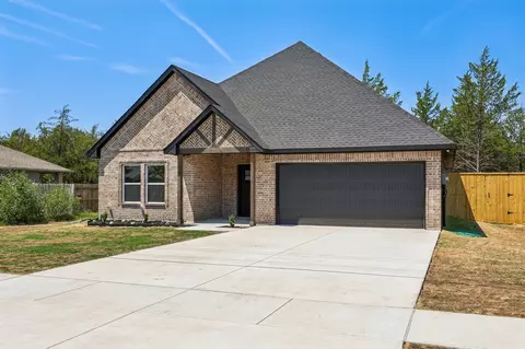 5930 Colorado St, Greenville, TX 75402