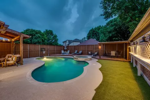 3825 Seminole Pl, Carrollton, TX 75007