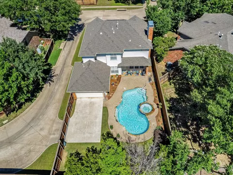 1457 Susan Ln, Carrollton, TX 75007
