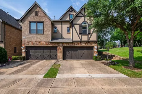 930 Brook Forest Ln, Euless, TX 76039