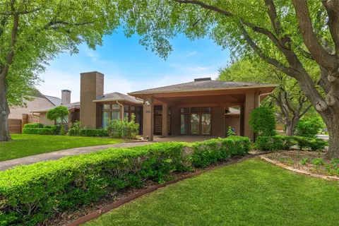 5201 Harbor Town Dr, Dallas, TX 75287