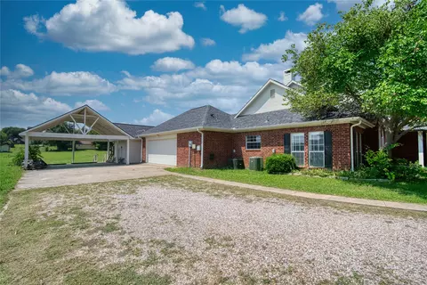 19 Preakness Place Rd, Van Alstyne, TX 75495