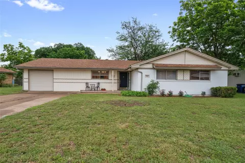 505 Wilshire Dr, Euless, TX 76040