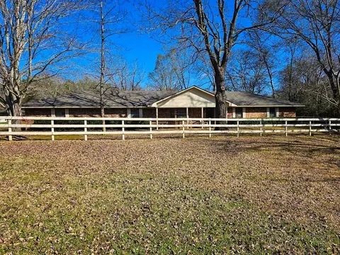 517 An County Road 147, Palestine, TX 75801
