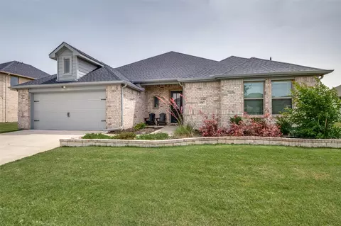 1507 Streamside Dr, Waxahachie, TX 75165