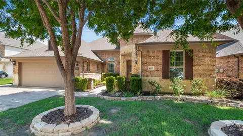 4209 Autumn Path Rd, Denton, TX 76208