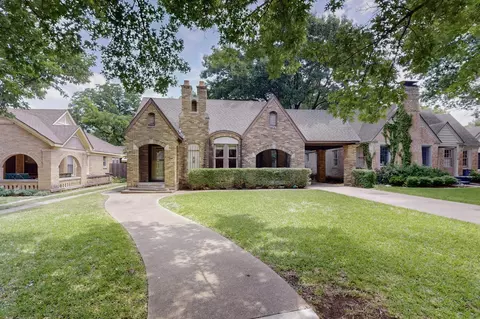 1022 N Edgefield Ave, Dallas, TX 75208