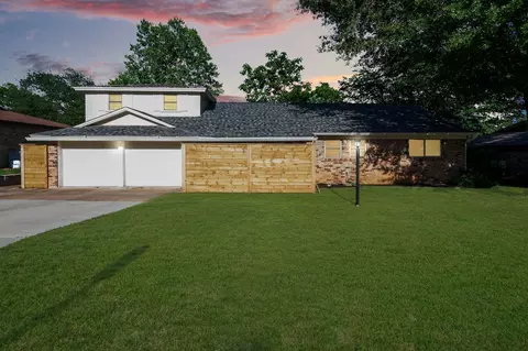 912 Gregory Ave, Bedford, TX 76022